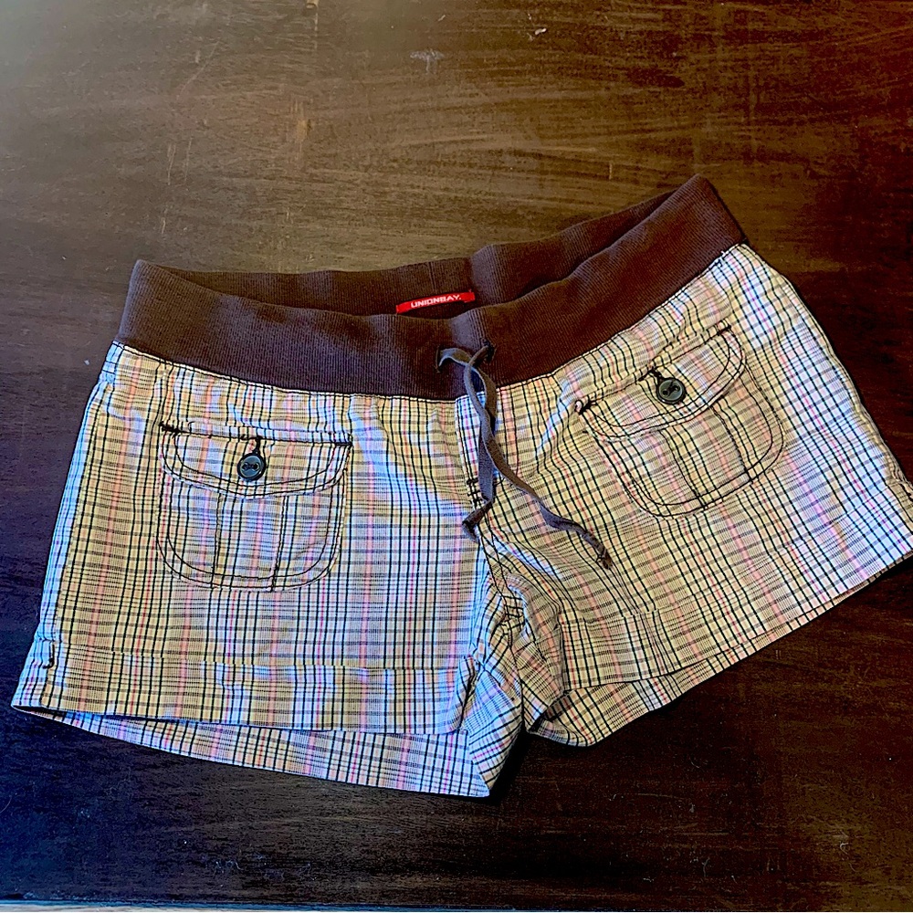 📍 BOGO Y2K vintage UnionBay size 7 plaid cargo pockets short shorts drawstring